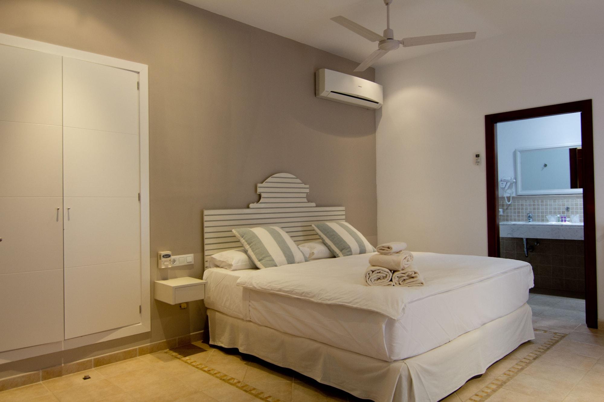 Algaida Suites By Eurotels Ngoại thất bức ảnh