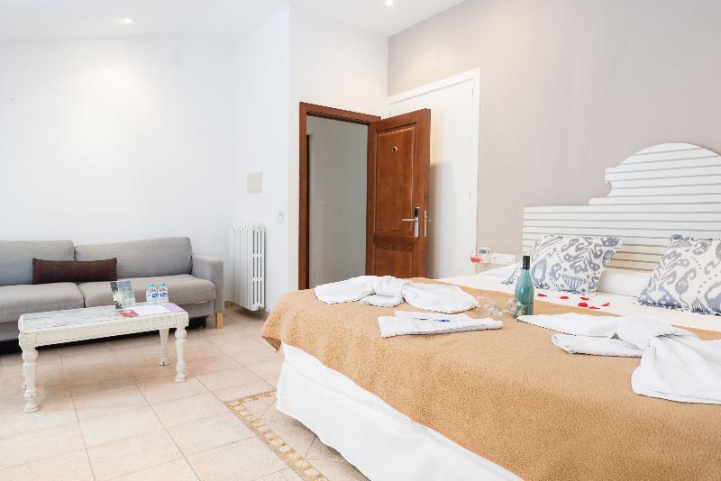 Algaida Suites By Eurotels Ngoại thất bức ảnh